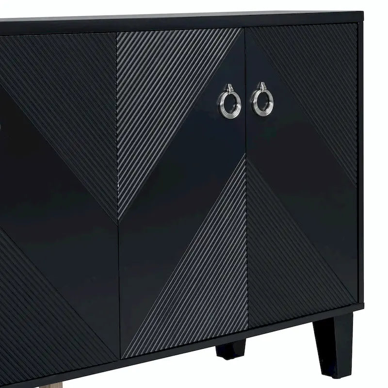 Schrank im Light-Luxury-Stil mit geometrischen Mustern