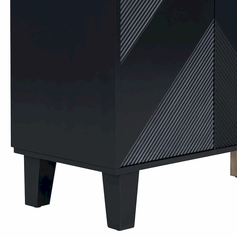 Schrank im Light-Luxury-Stil mit geometrischen Mustern