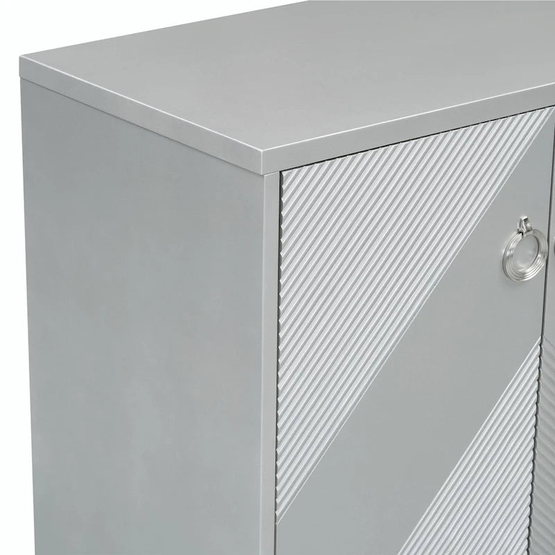 Schrank im Light-Luxury-Stil mit geometrischen Mustern